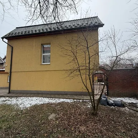 власний будинок *