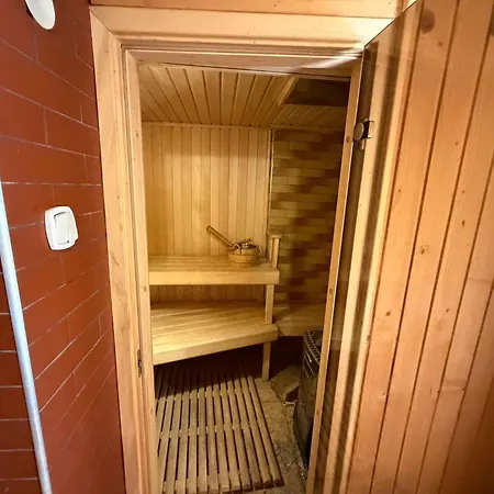 власний будинок 拉希夫